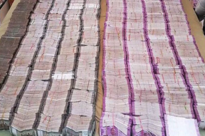 यू पी के इस यूटूबर के घर पड़ा आयकर विभाग का छापा , इतने करोड़ की करी थी कमाई।